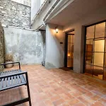 Cosy Studio With Garden Balcony