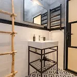Cosy Studio With Garden Balcony