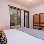 Cosy Studio With Garden Balcony