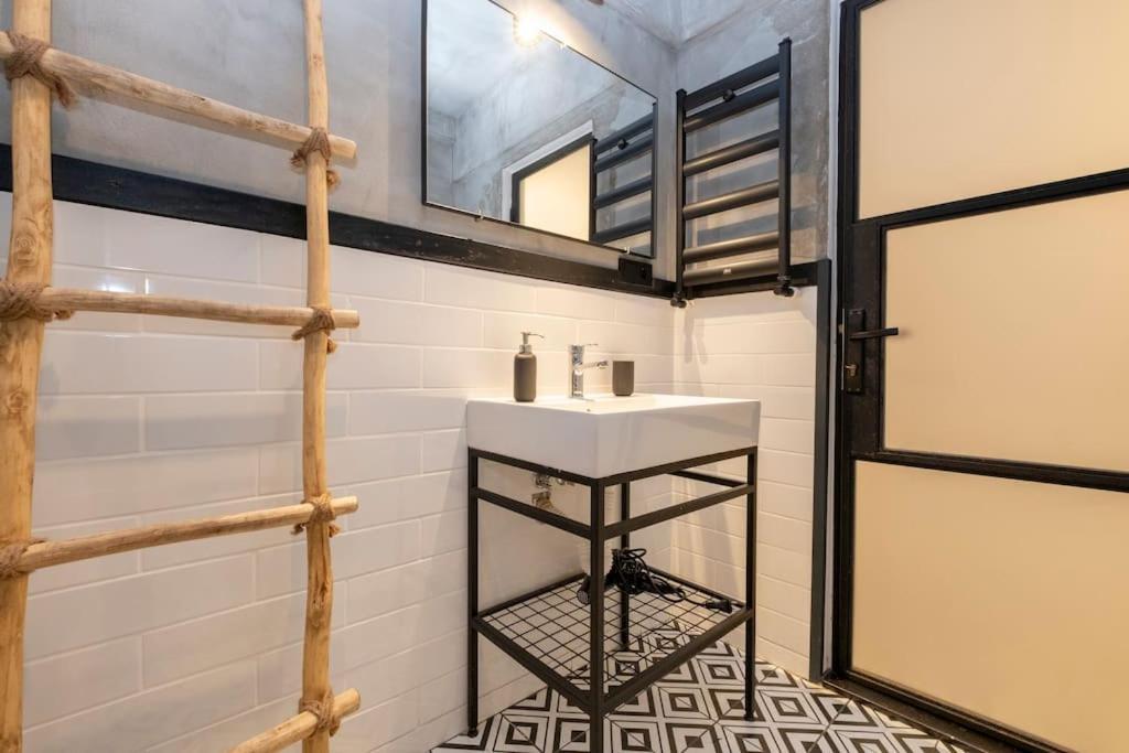 Daire Cosy Studio With Garden Balcony *