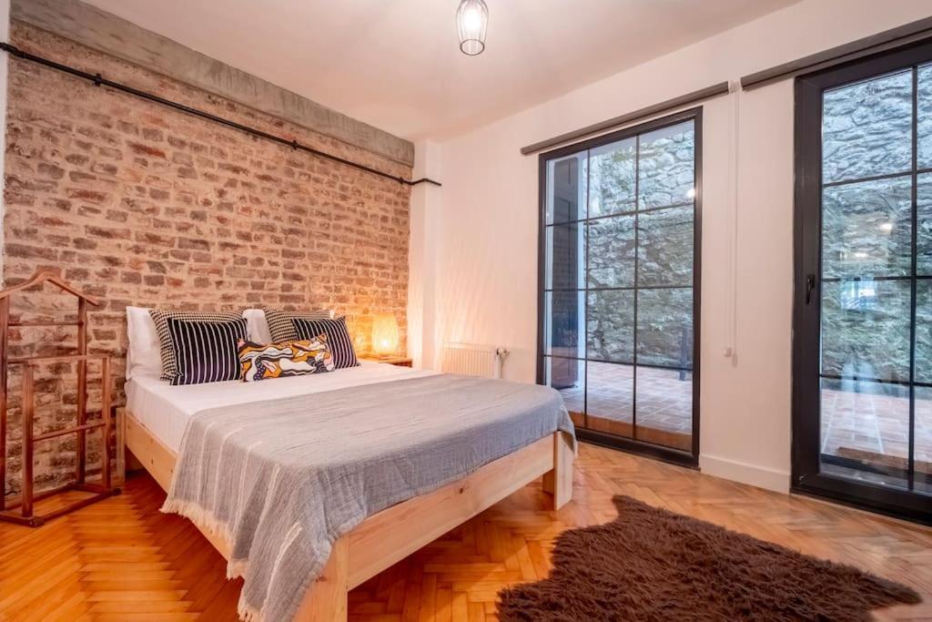 Daire Cosy Studio With Garden Balcony *