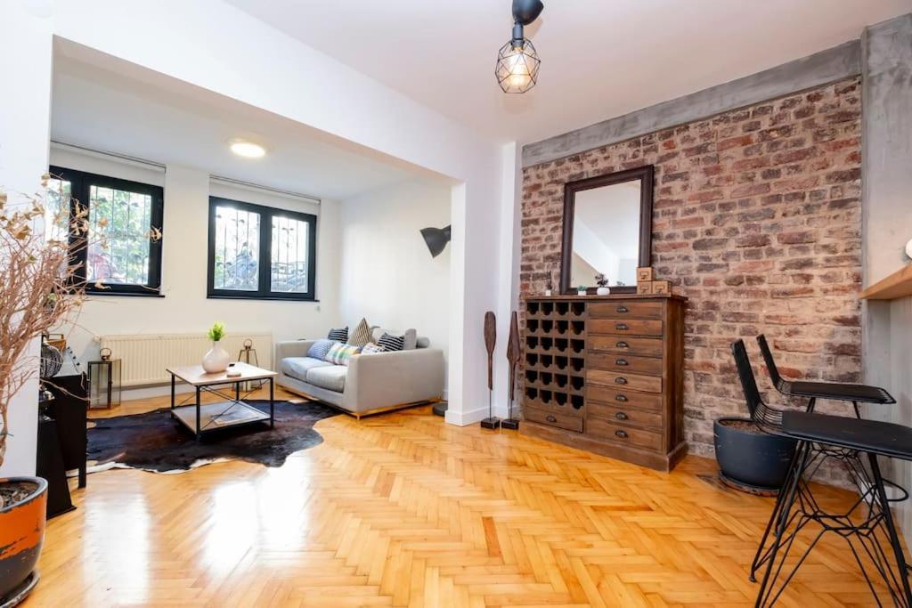 Cosy Studio With Garden Balcony *