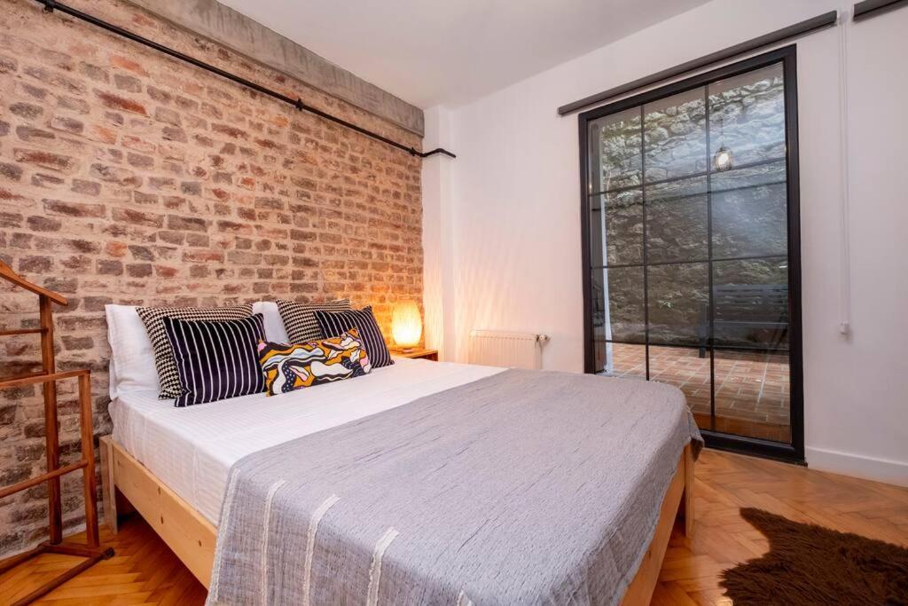 Cosy Studio With Garden Balcony Daire *